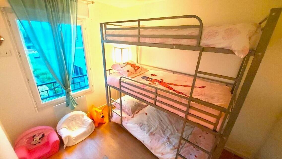 Appartement Familial Pour 6 Adultes Et 5 Enfants A 10 Min De Disney Bailly-Romainvilliers Luaran gambar