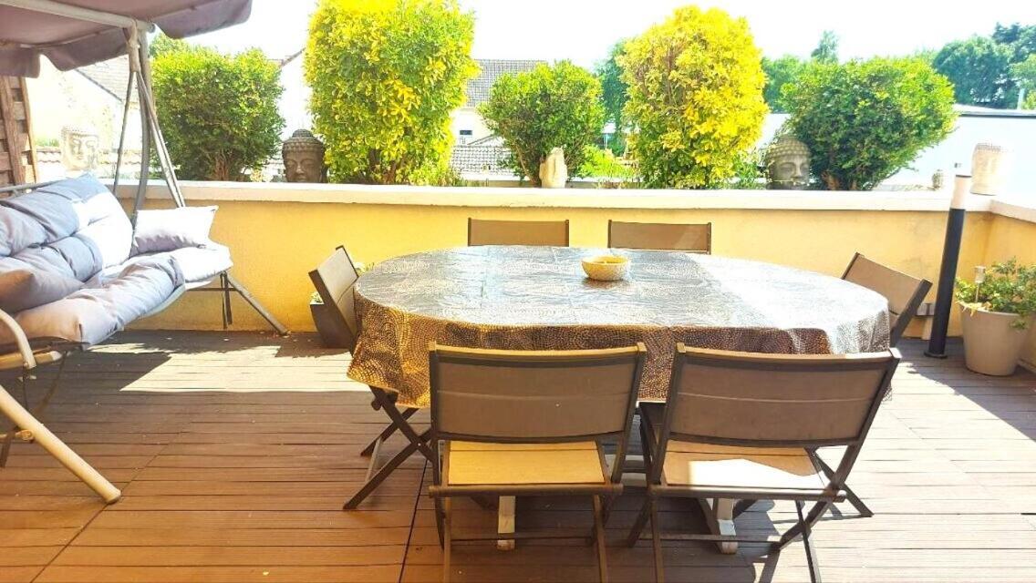 Appartement Familial Pour 6 Adultes Et 5 Enfants A 10 Min De Disney Bailly-Romainvilliers Luaran gambar